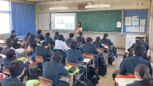 愛知県立犬山総合高校で特別講義を行いました